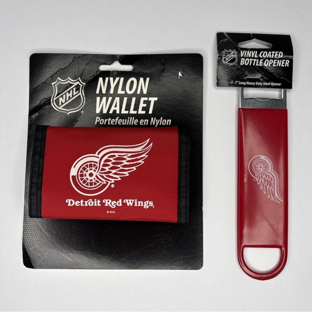 Detroit Red Wings NHL Nylon Wallet Vinyl Coated Bottle Opener NWT